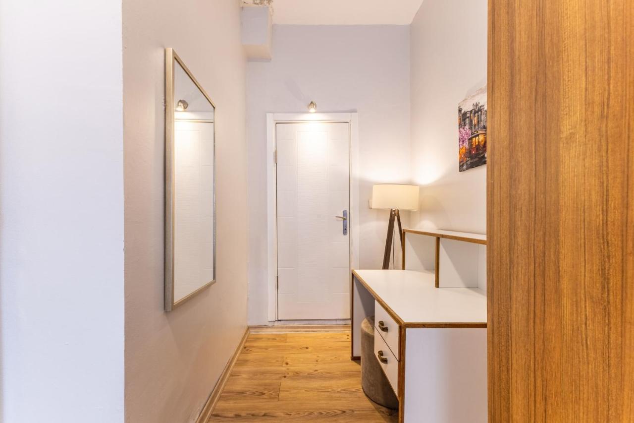 Lovely Flat Near Shore And Trendy Spots In Kadikoy Istanbul Exteriör bild